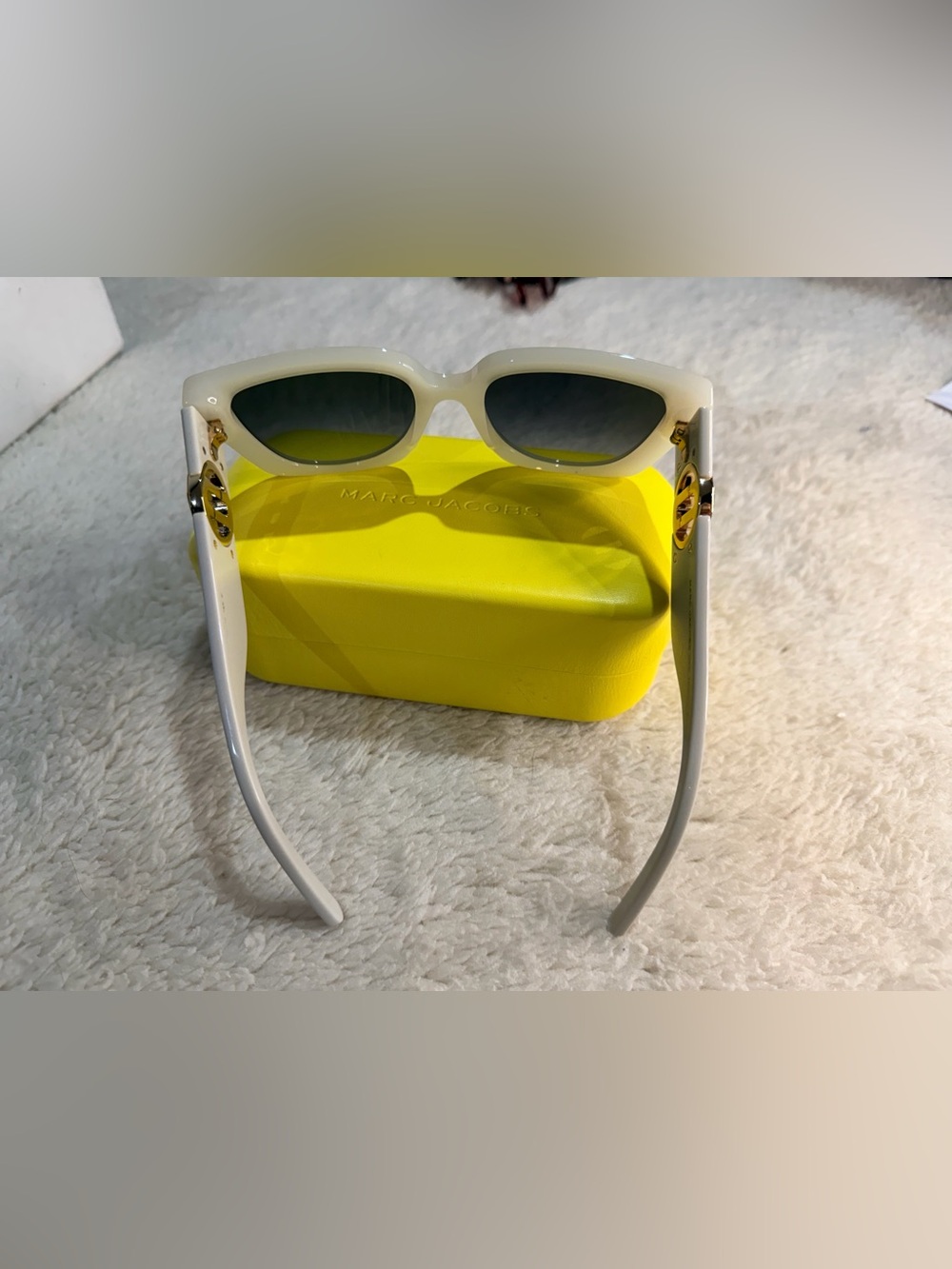 Marc Jacobs White Cat Eye Sunglasses with Gradient Gray Lenses - Picture 4 of 7